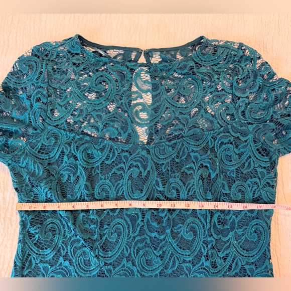 Beautiful Jade Green Long Sleeve Lace Elegant Dress - Picture 10 of 10